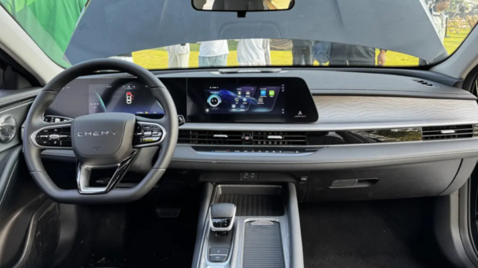 2025 چری فالوین A8